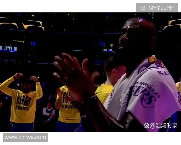 足球球星纷纷致敬詹姆斯展现伟大体育精神与跨界影响力 足球球星纷纷致敬詹姆斯展现伟大体育精神与跨界影响力